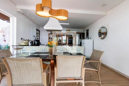 Casa à venda com 390m², 6 quartos e 8 vagasCozinha