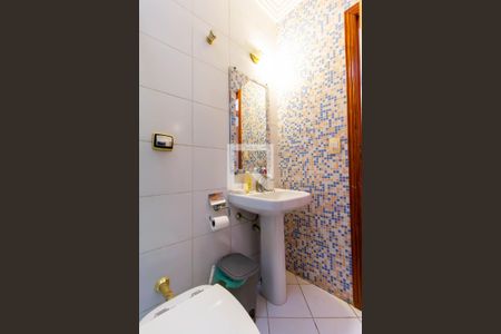 Casa à venda com 390m², 6 quartos e 8 vagasBanheiro 4