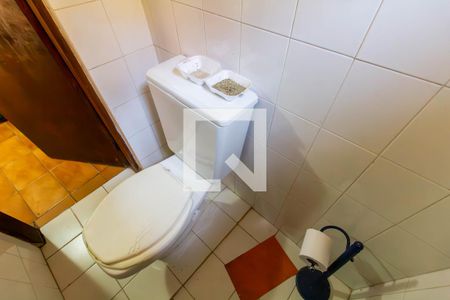 Casa à venda com 390m², 6 quartos e 8 vagasEdícula: Banheiro 2