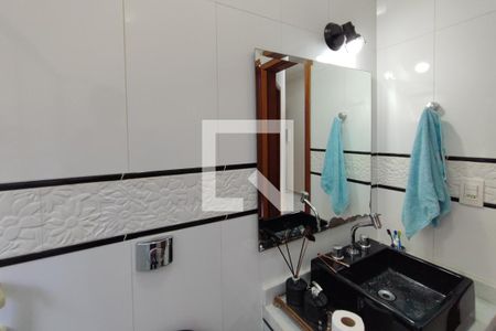 Casa à venda com 180m², 3 quartos e 2 vagasBanheiro Social