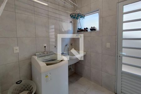 Casa à venda com 180m², 3 quartos e 2 vagasÁrea de Serviço
