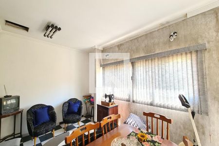 Casa à venda com 170m², 3 quartos e 2 vagasedícula / quarto