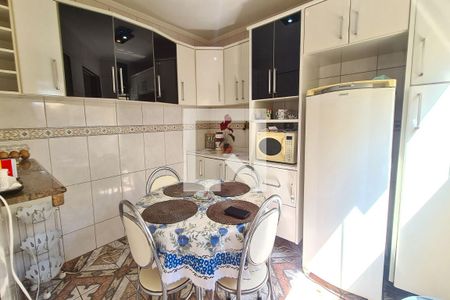 Casa à venda com 170m², 3 quartos e 2 vagasEdicula/cozinha