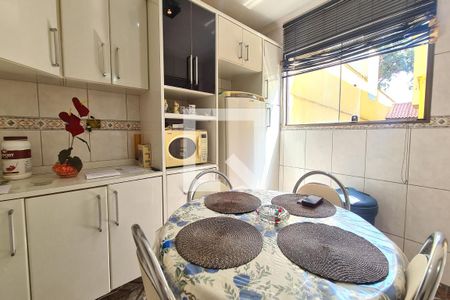 Casa à venda com 170m², 3 quartos e 2 vagasEdicula/cozinha