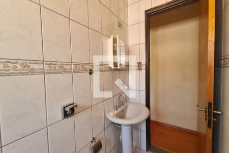 Casa à venda com 170m², 3 quartos e 2 vagasBanheiro