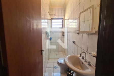 Casa à venda com 170m², 3 quartos e 2 vagasBanheiro