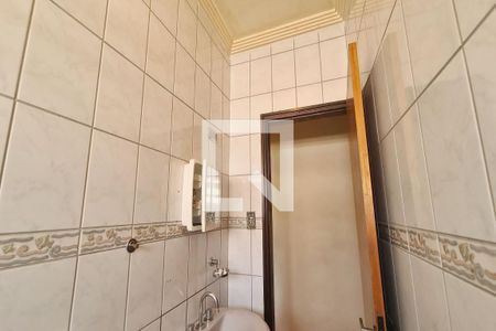 Casa à venda com 170m², 3 quartos e 2 vagasBanheiro