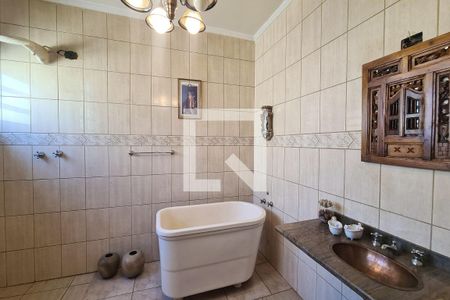 Casa à venda com 170m², 3 quartos e 2 vagasBanheiro da Suíte 1