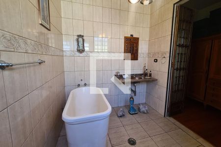 Casa à venda com 170m², 3 quartos e 2 vagasBanheiro da Suíte 1