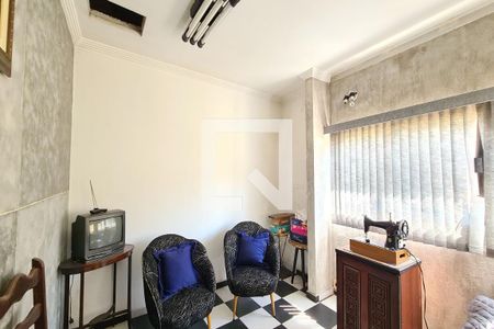 Casa à venda com 170m², 3 quartos e 2 vagasedícula / quarto