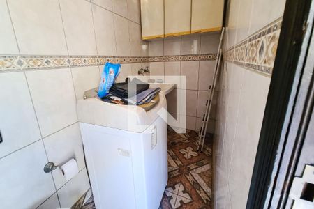Casa à venda com 170m², 3 quartos e 2 vagasedícula/ Área de serviço
