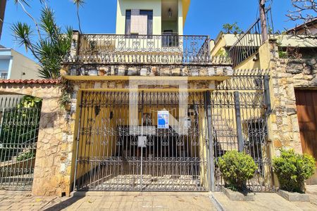 Casa à venda com 170m², 3 quartos e 2 vagasFachada