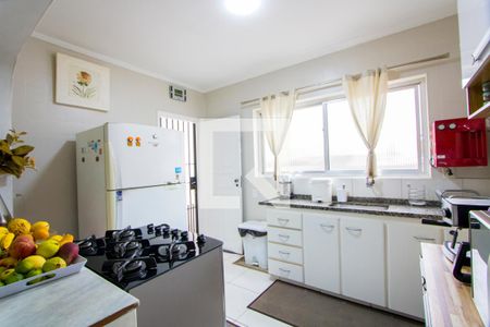 Casa à venda com 305m², 3 quartos e 3 vagasCozinha