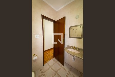 Casa à venda com 180m², 3 quartos e 2 vagasBanheiro Social