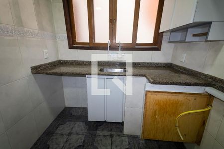 Casa à venda com 180m², 3 quartos e 2 vagasCozinha