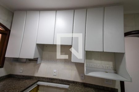 Casa à venda com 180m², 3 quartos e 2 vagasCozinha