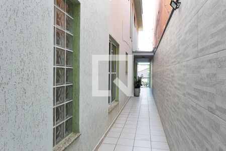 Casa à venda com 225m², 3 quartos e 3 vagasCorredor