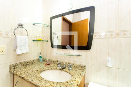 Casa à venda com 225m², 3 quartos e 3 vagasBanheiro