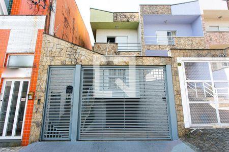 Casa à venda com 225m², 3 quartos e 3 vagasFachada