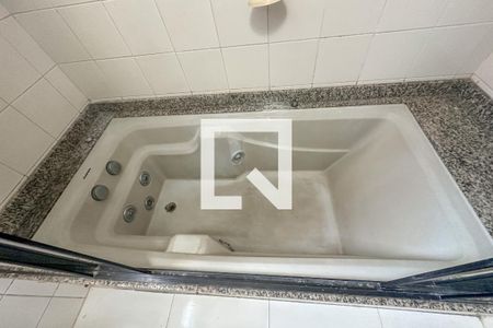 Apartamento para alugar com 200m², 5 quartos e 1 vaga