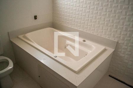 Apartamento para alugar com 200m², 3 quartos e 3 vagas Apartamento para alugar com 200m², 3 quartos e 3 vagasBanheiro Quarto 1