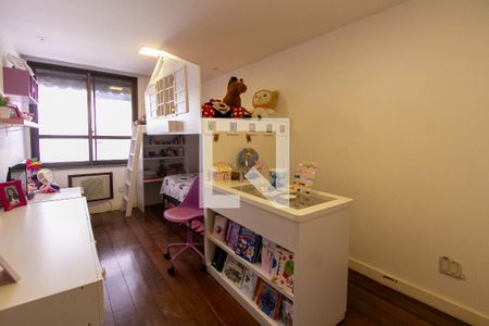 Apartamento à venda com 202m², 3 quartos e 3 vagasQuarto 2