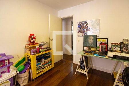 Apartamento à venda com 202m², 3 quartos e 3 vagasQuarto 1