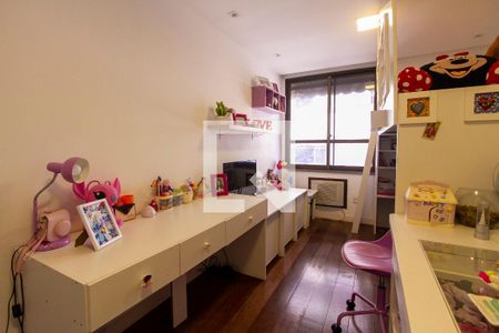 Apartamento à venda com 202m², 3 quartos e 3 vagasQuarto 2