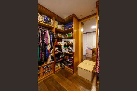 Apartamento à venda com 202m², 3 quartos e 3 vagasCloset Quarto 3 suíte