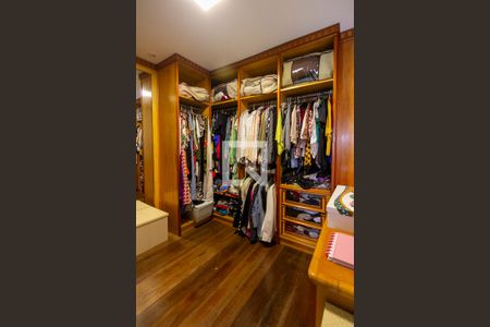 Apartamento à venda com 202m², 3 quartos e 3 vagasCloset Quarto 3 suíte