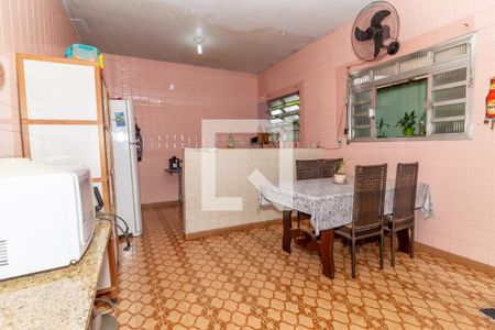 Casa à venda com 214m², 2 quartos e sem vagaCozinha 