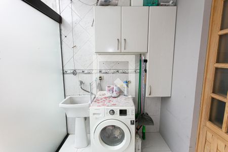 Casa à venda com 271m², 4 quartos e 4 vagas Casa à venda com 271m², 4 quartos e 4 vagasÁrea de Serviço