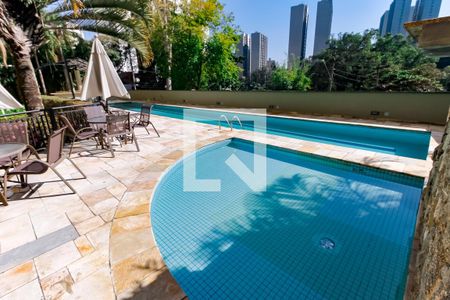 Apartamento para alugar com 120m², 3 quartos e 3 vagas Apartamento para alugar com 120m², 3 quartos e 3 vagasÁrea comum - Piscina