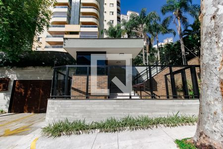 Apartamento para alugar com 120m², 3 quartos e 3 vagas Apartamento para alugar com 120m², 3 quartos e 3 vagasFachada e portaria