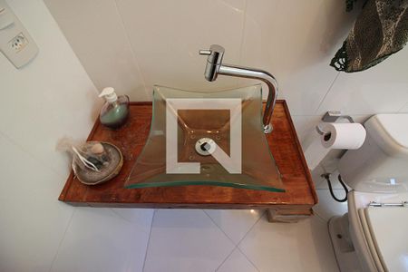 Casa à venda com 278m², 3 quartos e 4 vagasBanheiro de serviço