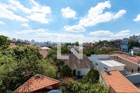 Casa à venda com 300m², 3 quartos e 2 vagas Casa à venda com 300m², 3 quartos e 2 vagasVista