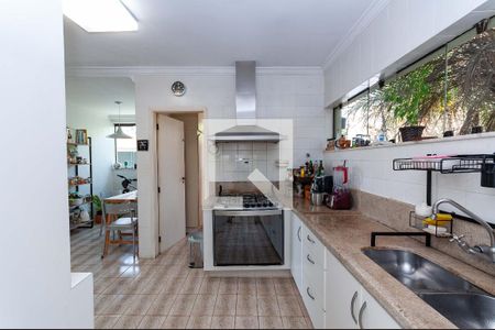 Casa à venda com 300m², 3 quartos e 2 vagas Casa à venda com 300m², 3 quartos e 2 vagasCozinha