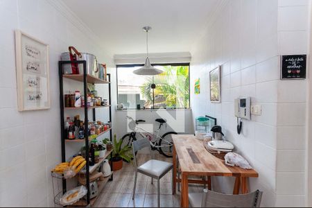 Casa à venda com 300m², 3 quartos e 2 vagas Casa à venda com 300m², 3 quartos e 2 vagasCozinha