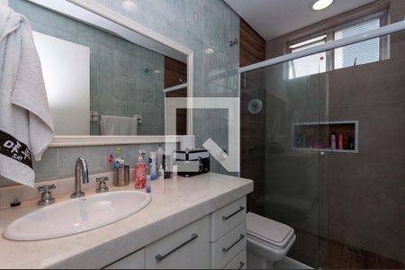 Casa à venda com 300m², 3 quartos e 2 vagas Casa à venda com 300m², 3 quartos e 2 vagasBanheiro do quarto 2 Suíte