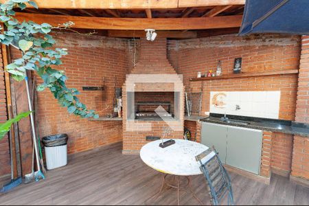 Casa à venda com 300m², 3 quartos e 2 vagas Casa à venda com 300m², 3 quartos e 2 vagasChurrasqueira