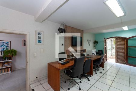 Casa à venda com 300m², 3 quartos e 2 vagas Casa à venda com 300m², 3 quartos e 2 vagasQuarto 3