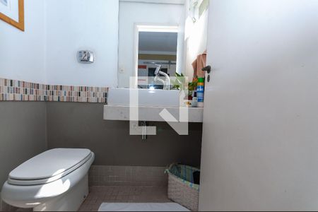 Casa à venda com 300m², 3 quartos e 2 vagas Casa à venda com 300m², 3 quartos e 2 vagasLavabo