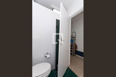 Casa à venda com 300m², 3 quartos e 2 vagas Casa à venda com 300m², 3 quartos e 2 vagasBanheiro do quarto Suíte de serviço