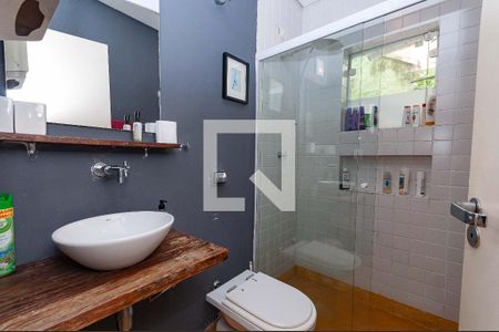 Casa à venda com 300m², 3 quartos e 2 vagas Casa à venda com 300m², 3 quartos e 2 vagasBanheiro do Salão de Festa