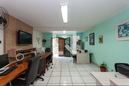 Casa à venda com 300m², 3 quartos e 2 vagas Casa à venda com 300m², 3 quartos e 2 vagasQuarto 3