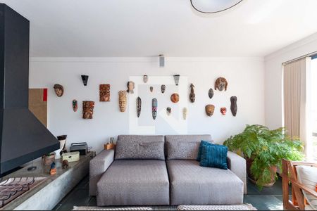 Casa à venda com 300m², 3 quartos e 2 vagas Casa à venda com 300m², 3 quartos e 2 vagasSala