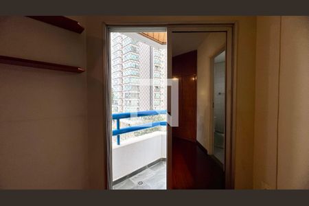 Apartamento à venda com 45m², 1 quarto e 1 vaga Apartamento à venda com 45m², 1 quarto e 1 vagaSacada da suite