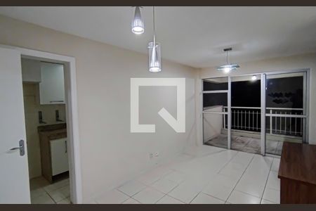 sala de apartamento para alugar com 2 quartos, 64m² em Pechincha, Rio de Janeiro