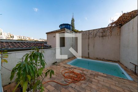 Casa à venda com 360m², 4 quartos e 1 vagaPiscina