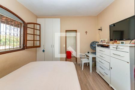 Casa à venda com 360m², 4 quartos e 1 vagaSuíte